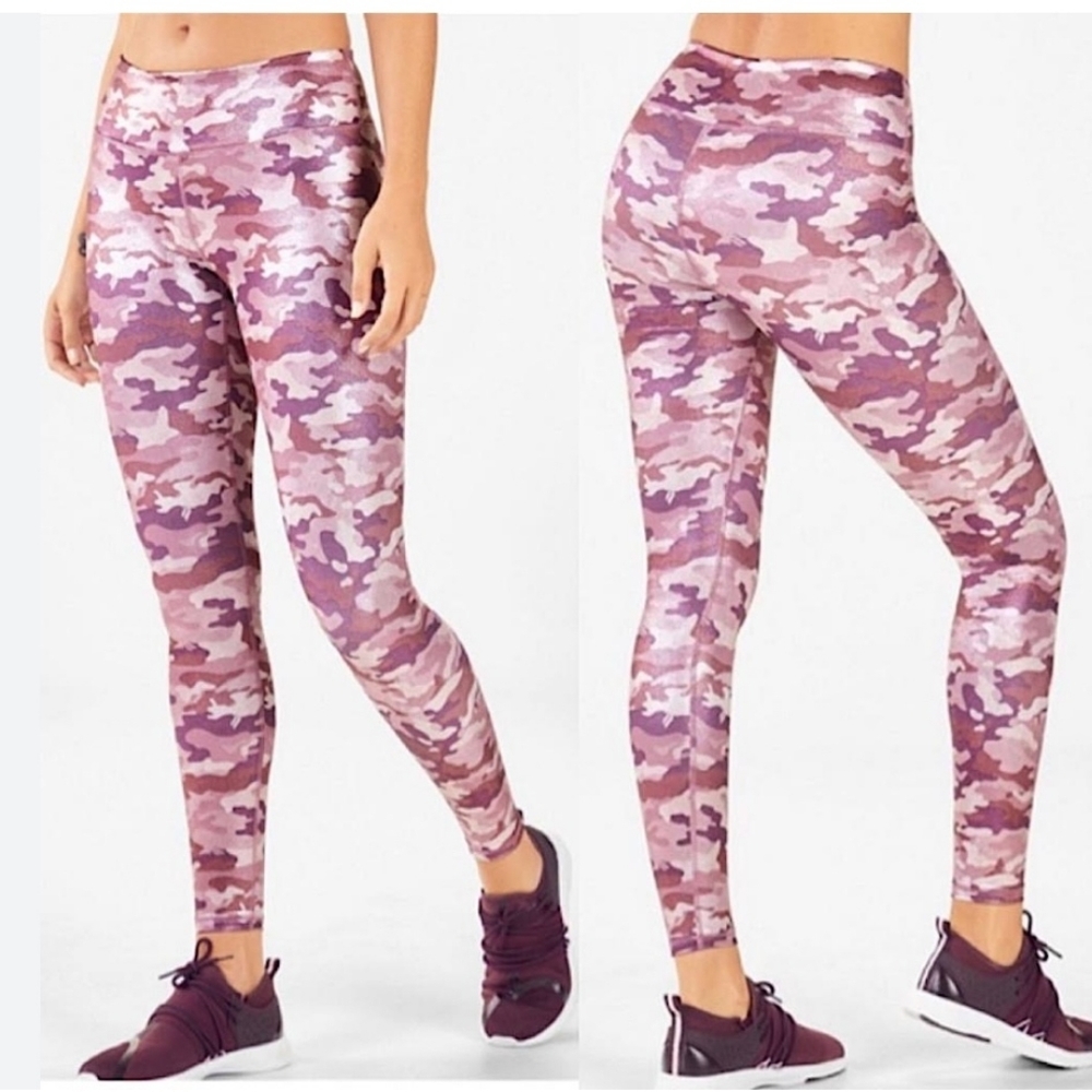 NEW Fabletics shiny pink camouflage leggings high waist Wmn's Size 1X Workout